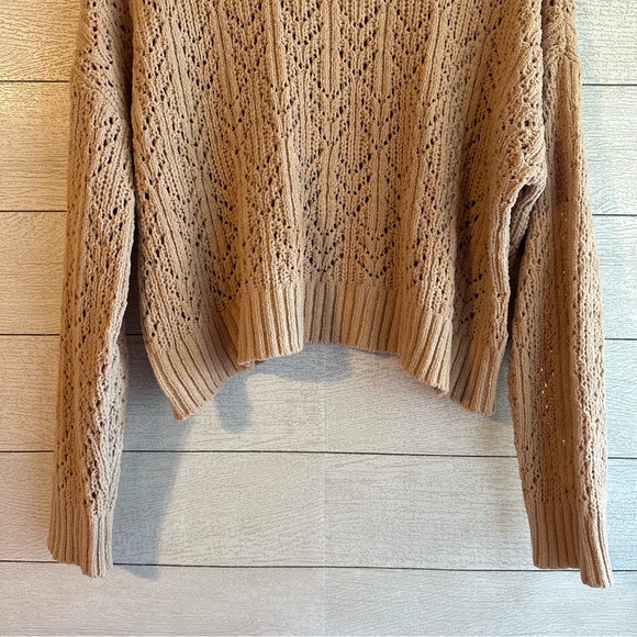 AE Open Knit Crew Neck Chenille Sweater Size Medium in Rosy - Picture 7 of 12